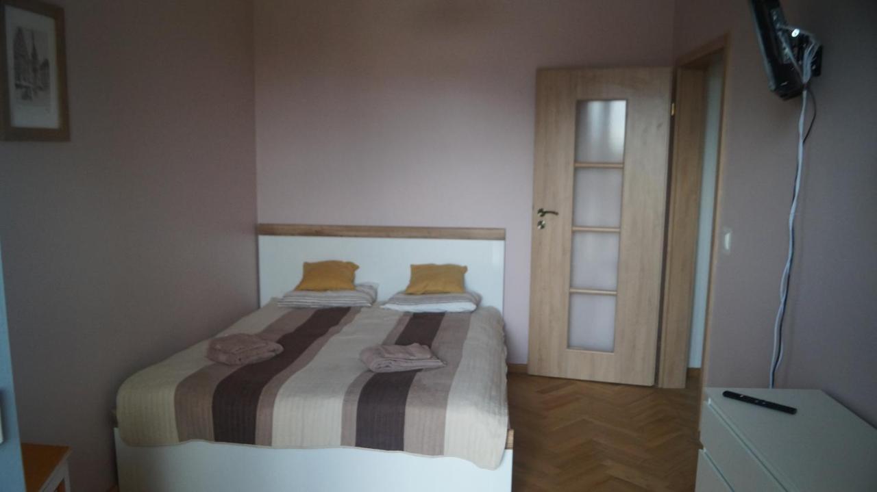 Apartamento Old Town Chic - 2 Pokoje, Bezplatny Parking, F-Vat Breslavia Exterior foto