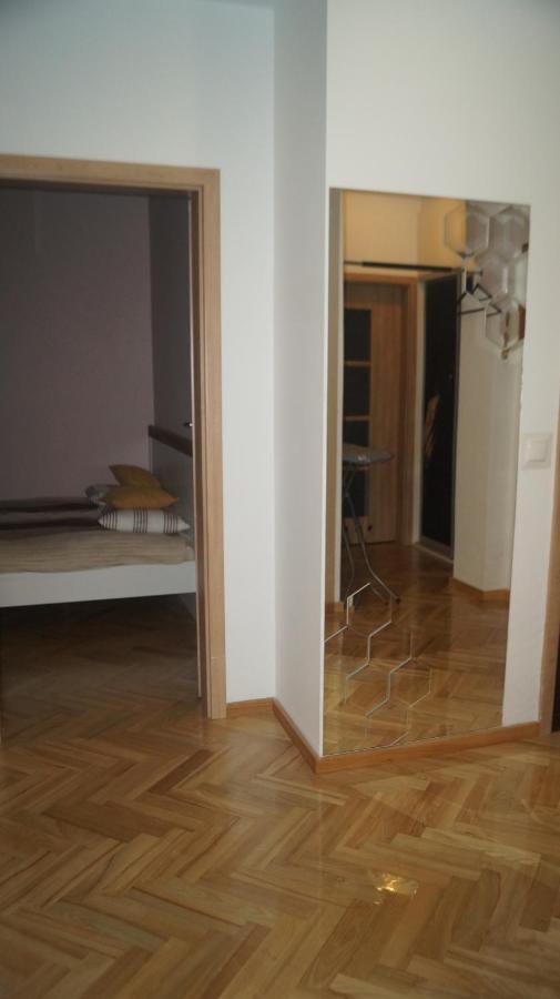 Apartamento Old Town Chic - 2 Pokoje, Bezplatny Parking, F-Vat Breslavia Exterior foto